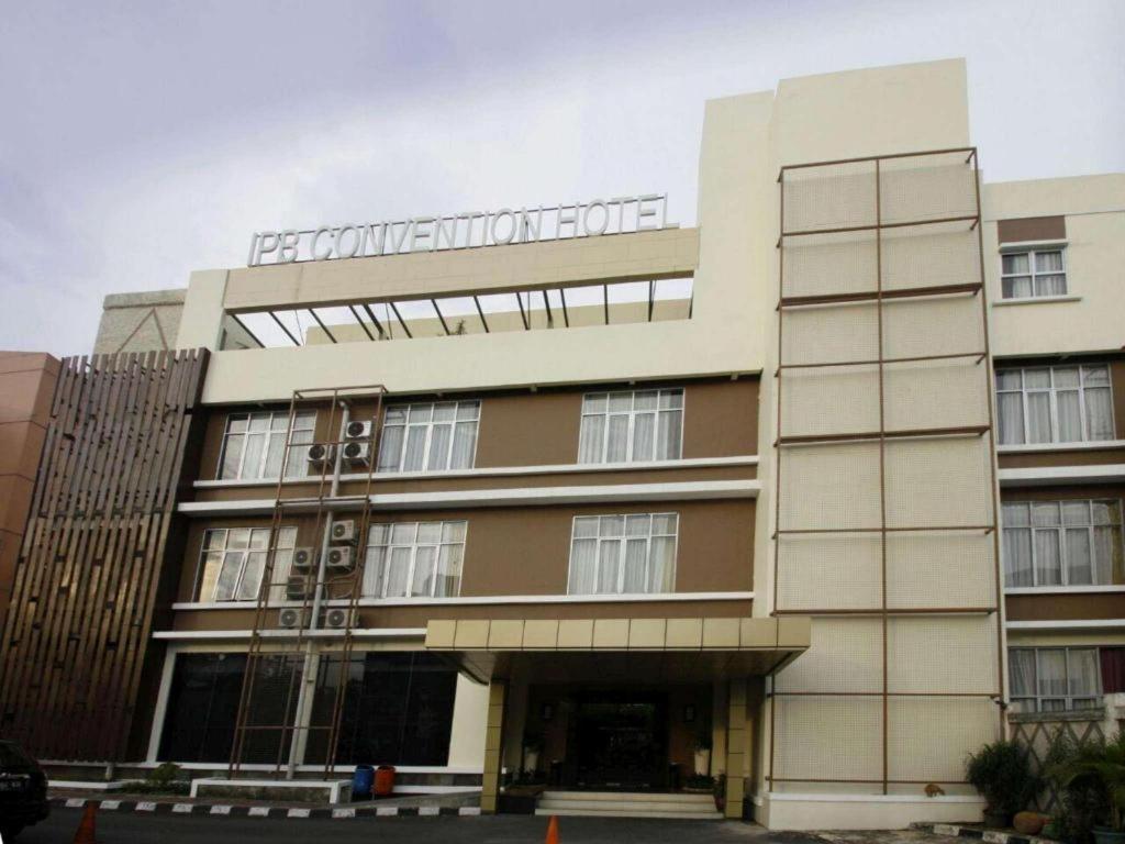 Ipb Convention Botani Square 3*